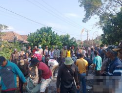 Kompak! Polsek Banjit Bersama Forkopimcam dan Warga Gotong Royong Perbaiki Jalan Poros Rebang Tinggi