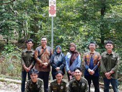 Perkuat Semangat Kampus Berdampak, Mahasiswa Teknik Elektro Teknokrat Hadirkan PJU Tenaga Surya dan Aksi Nyata